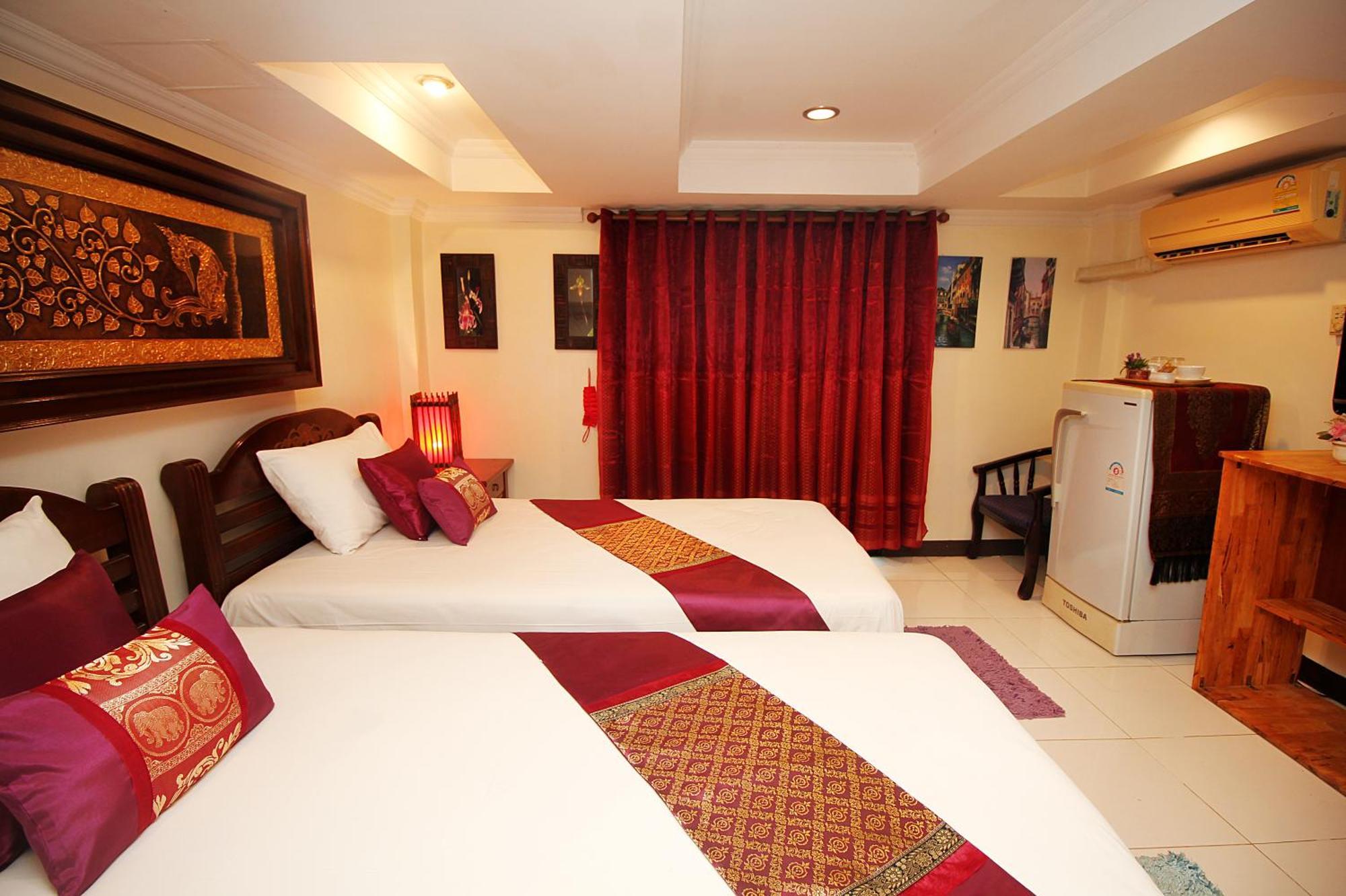 Hotel Sky Silk Decoration House Patong Exterior foto