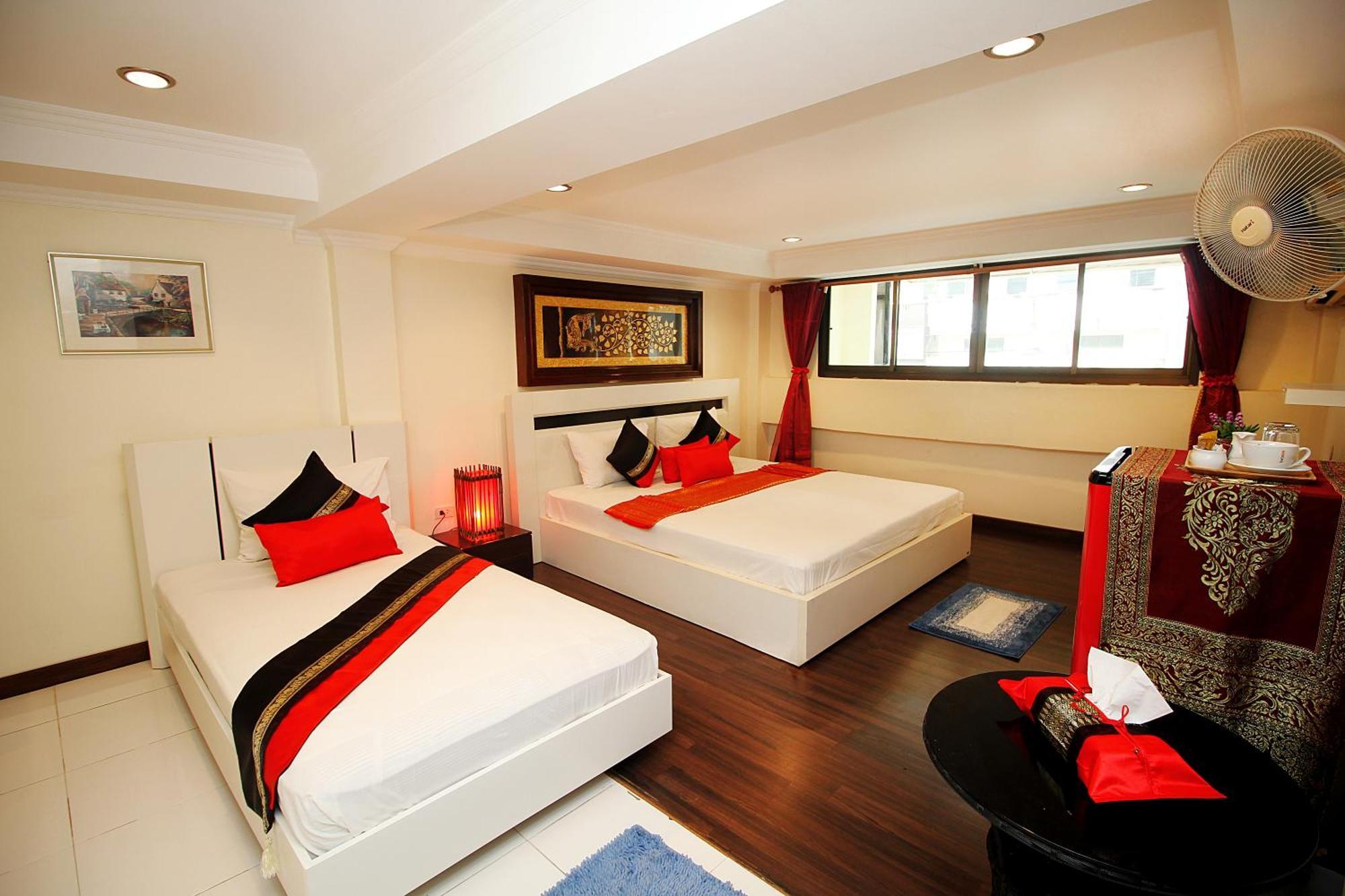Hotel Sky Silk Decoration House Patong Exterior foto