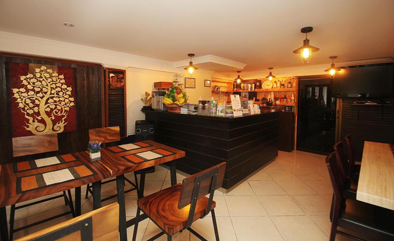Hotel Sky Silk Decoration House Patong Exterior foto